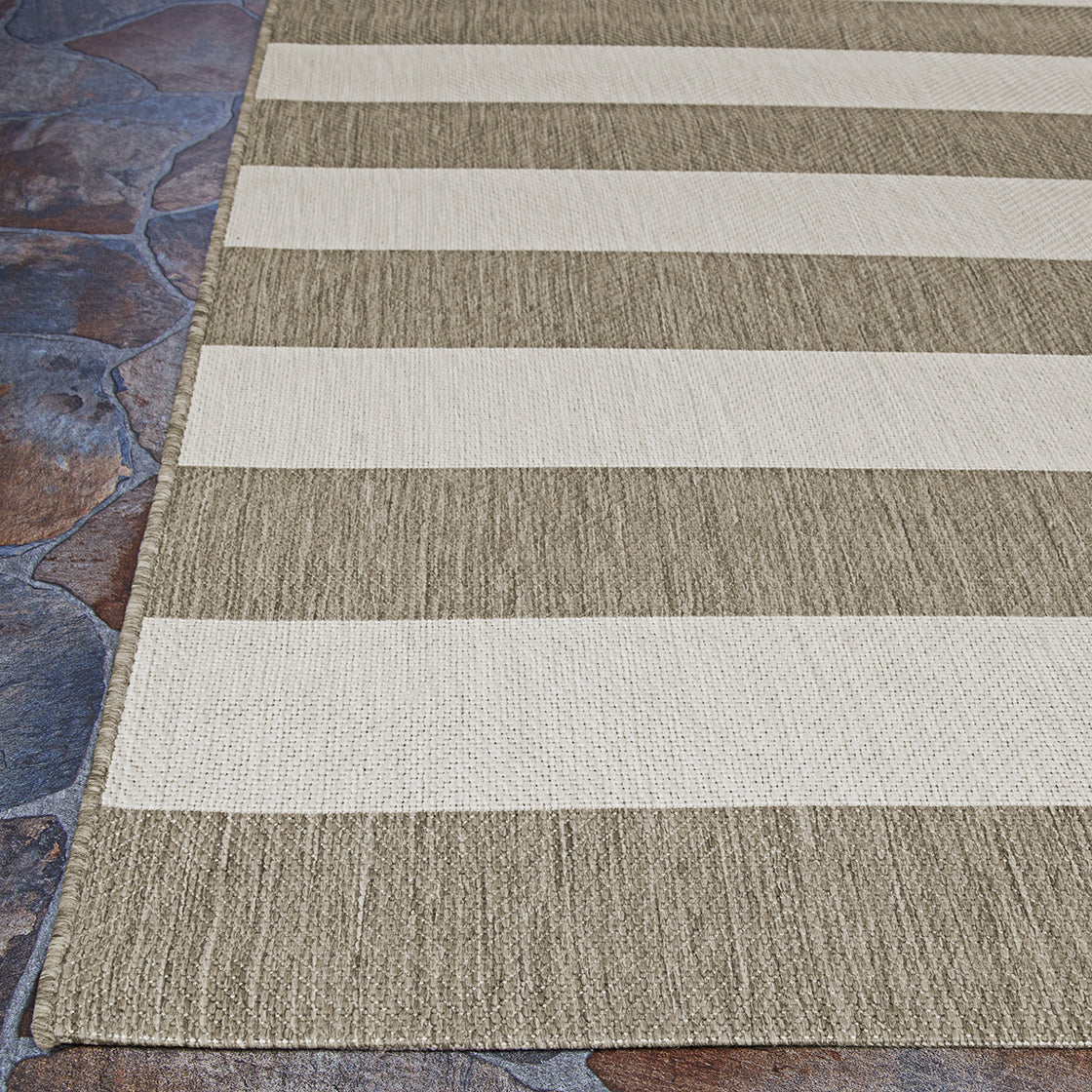 AFUERA 5229 POWER-LOOMED Synthetic Blend Indoor/Outdoor  Area Rug By Couristan Rugs