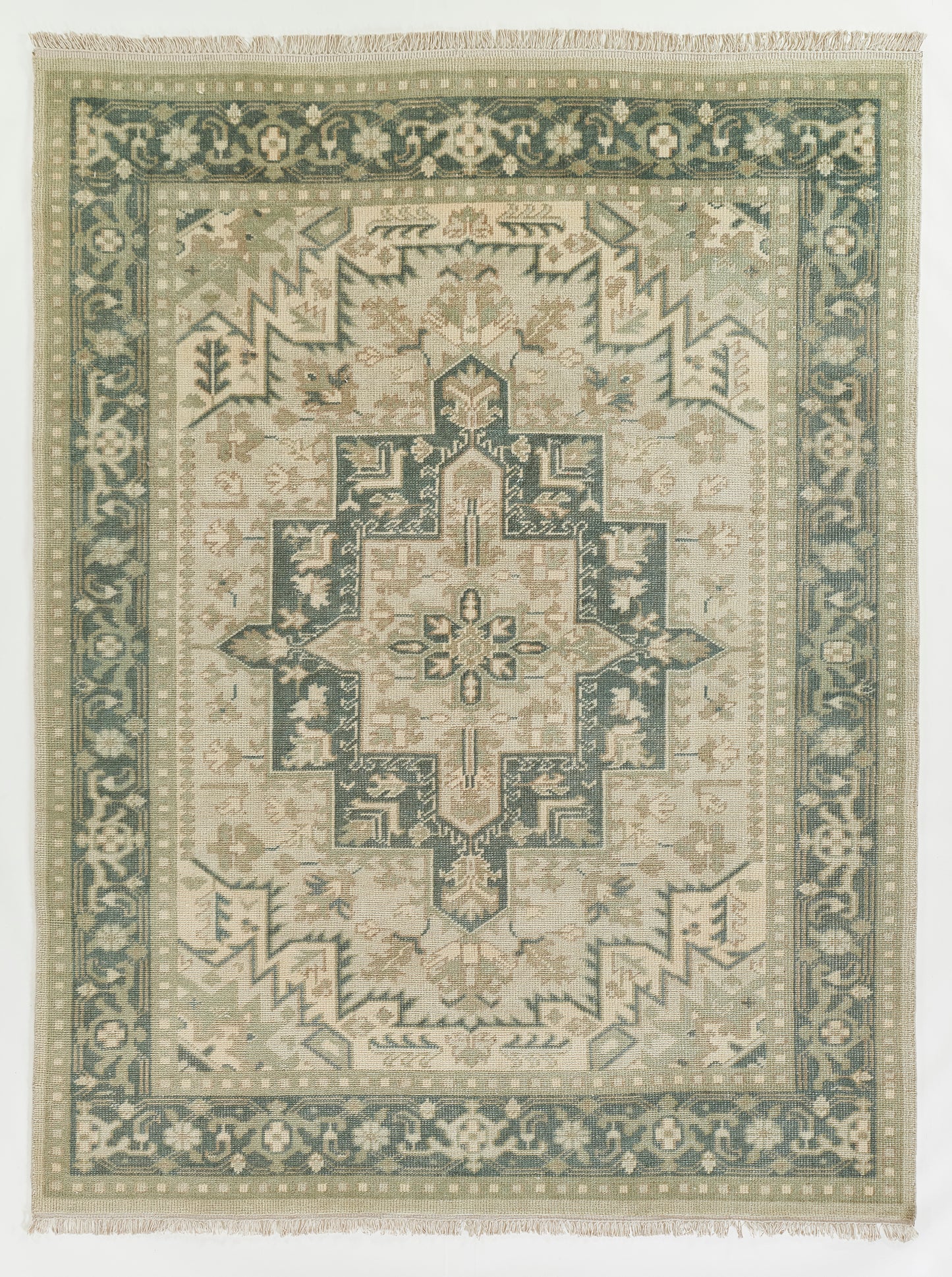 Momeni Concord Medallion Hand Knotted Traditional Rectangle Indoor Area Rug