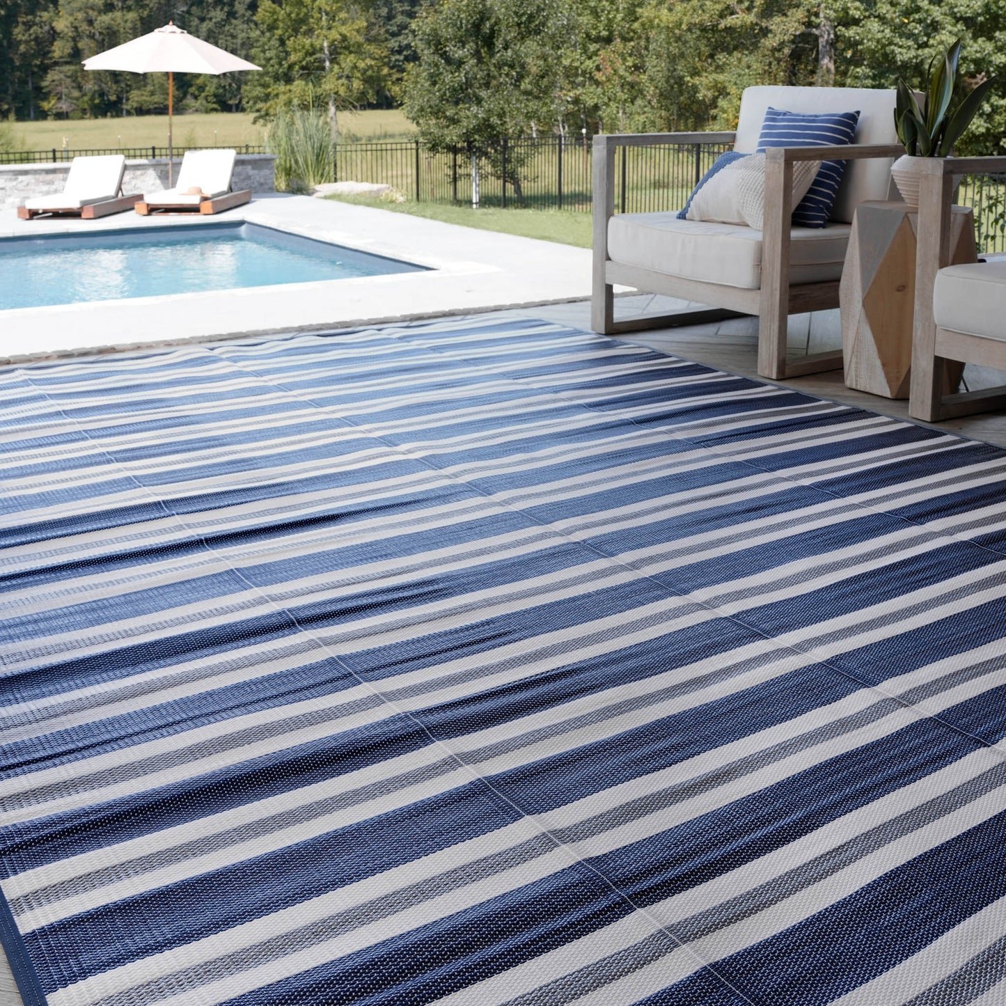 Tayse Stripes Area Rug LNA12-Seattle Contemporary Flat Weave Indoor/Outdoor Polypropylene