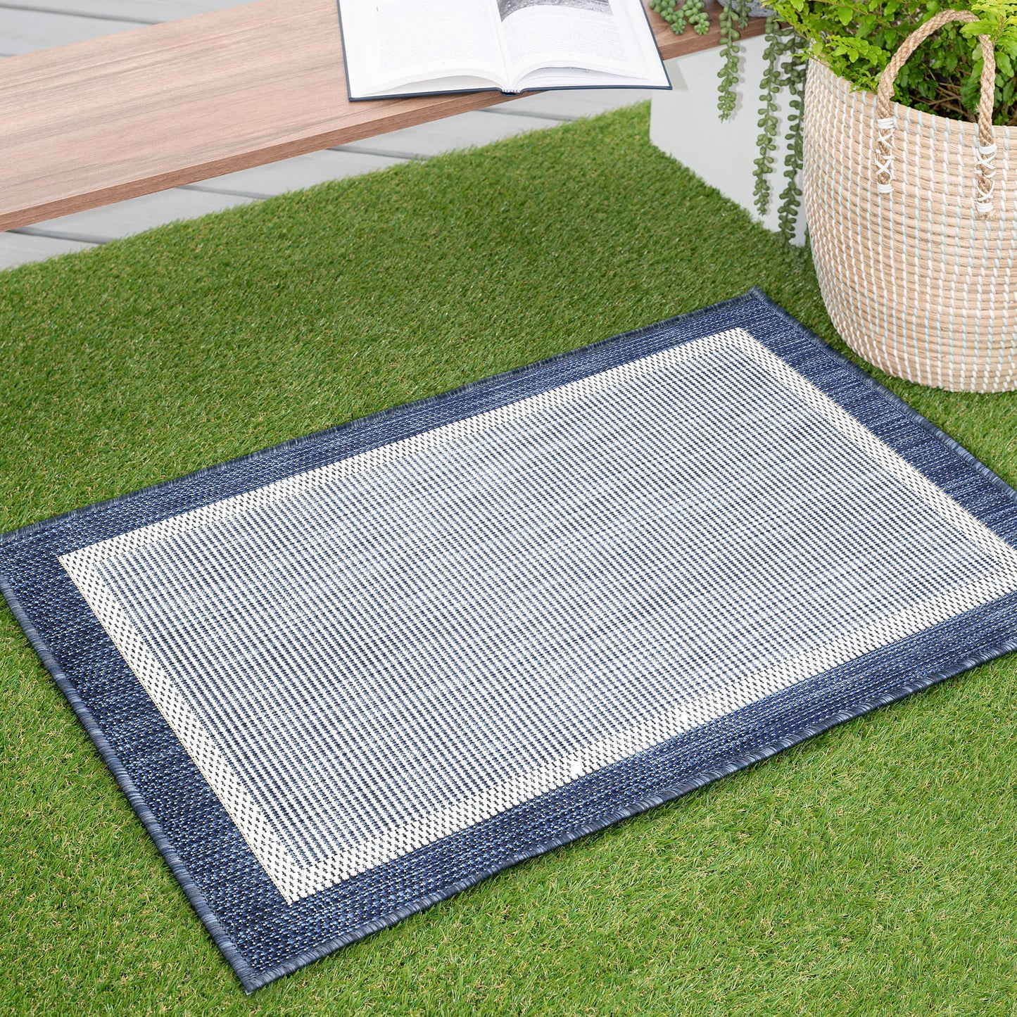 Tayse Solid Border Area Rug ECO12-Dania Transitional Flat Weave Indoor/Outdoor Polypropylene