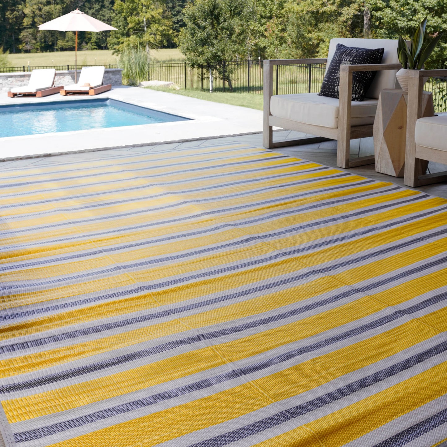 Tayse Stripes Area Rug LNA12-Seattle Contemporary Flat Weave Indoor/Outdoor Polypropylene