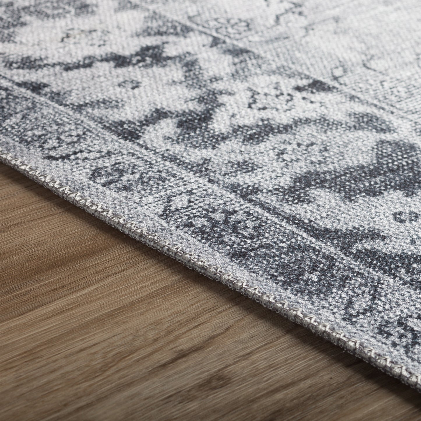 Amanti AM1 Machine Woven Synthetic Blend Indoor Area Rug by Dalyn Rugs