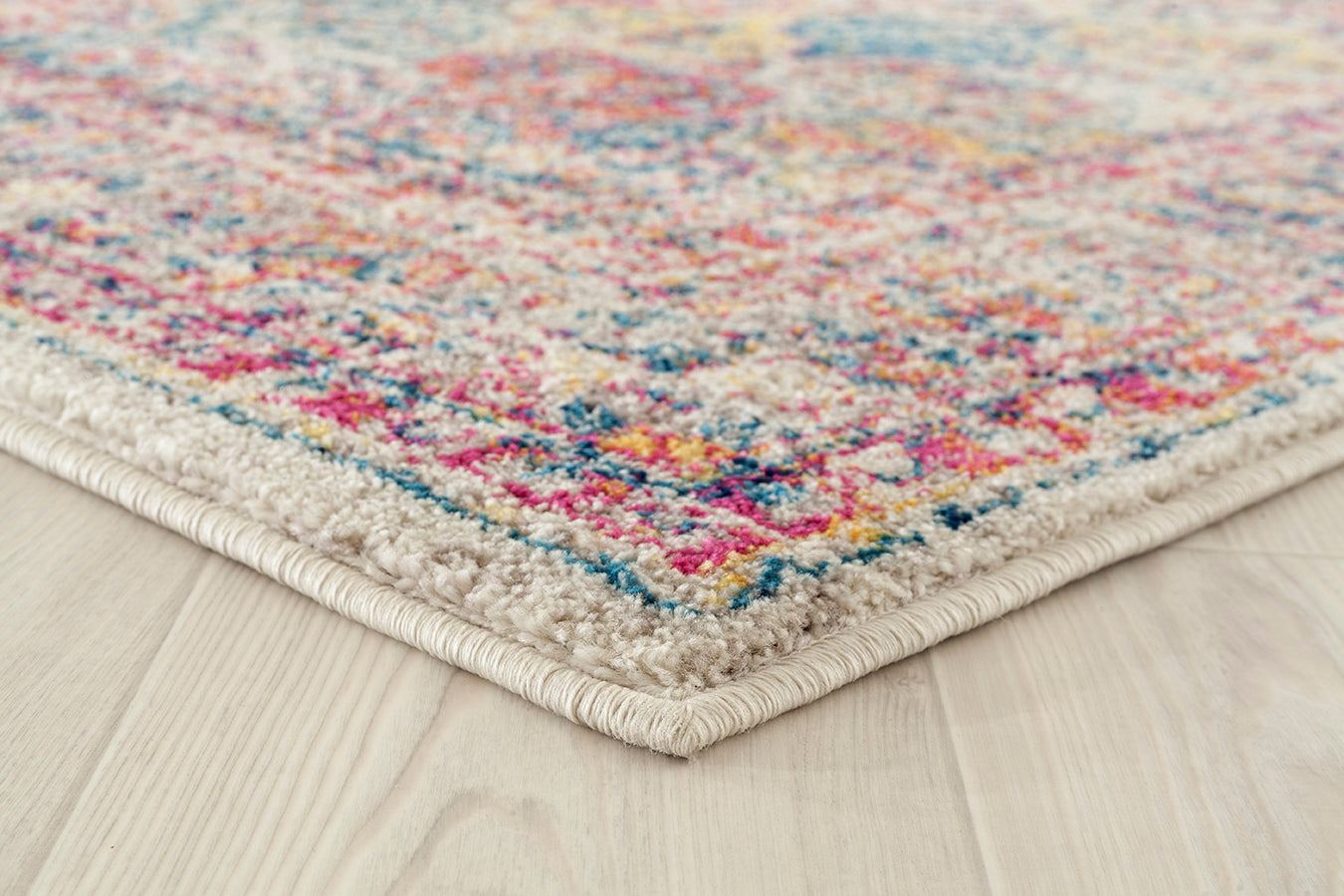 713-Syden Synthetic Blend Indoor Area Rug by United Weavers