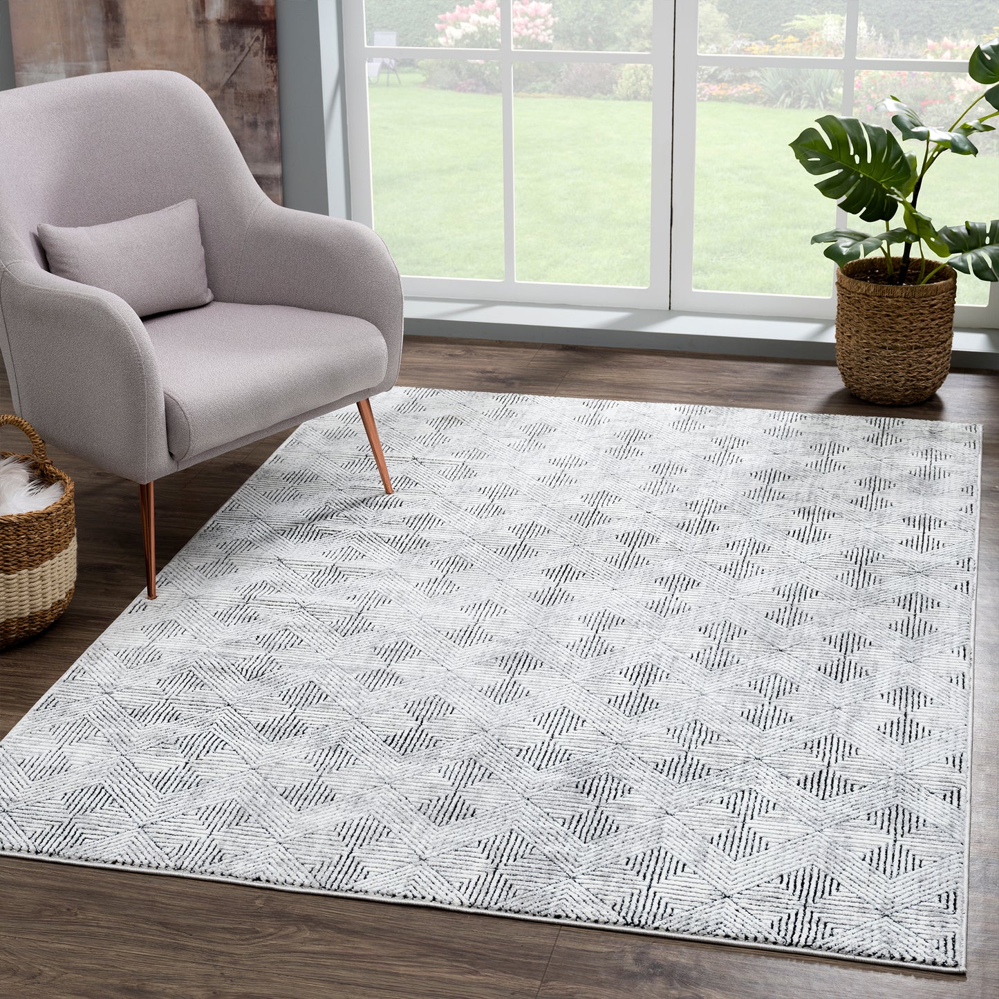 770-La Luna Synthetic Blend Indoor Area Rug by United Weavers