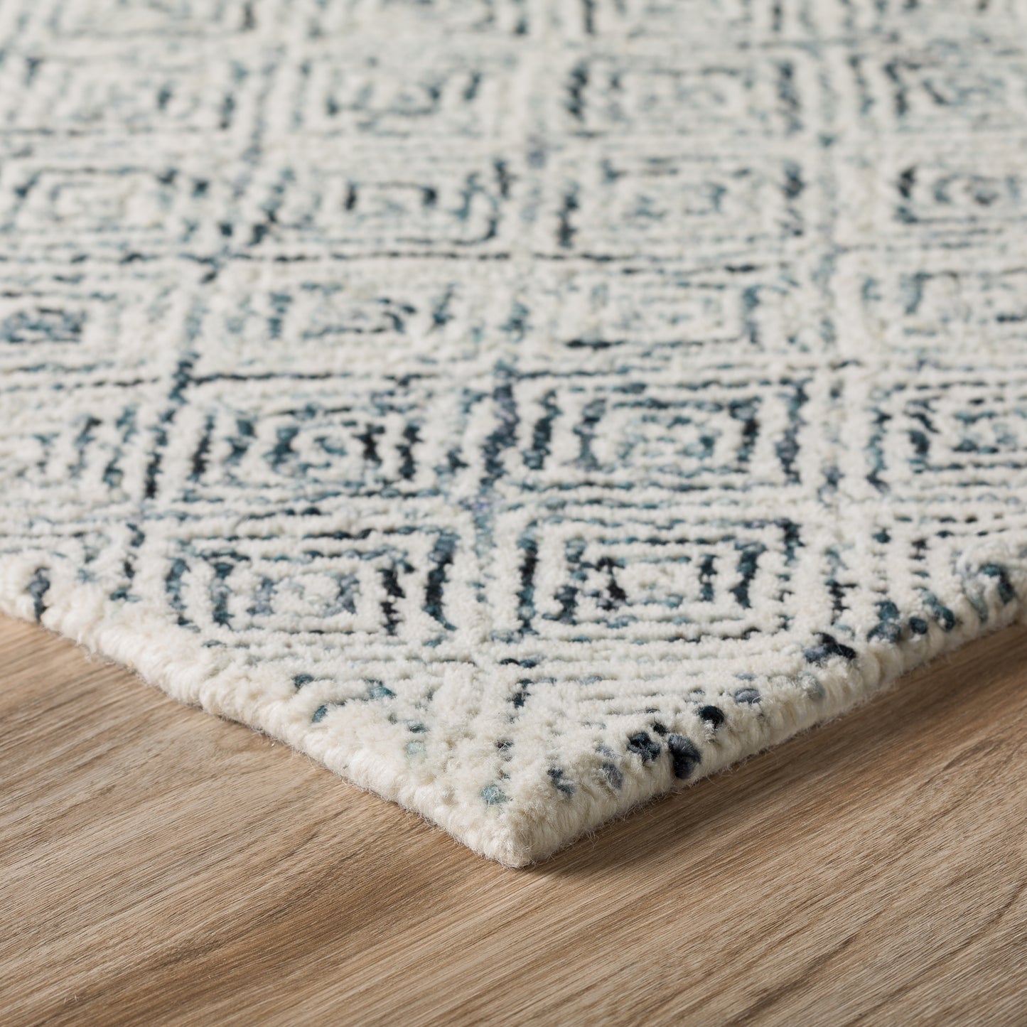 Zoe ZZ1 Hand Tufted Wool Indoor Area Rug by Dalyn Rugs