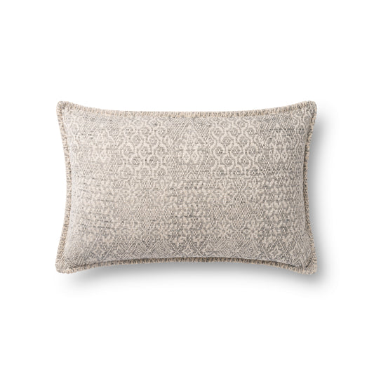 PILLOWS P0888 Synthetic Blend Indoor Pillow from Loloi