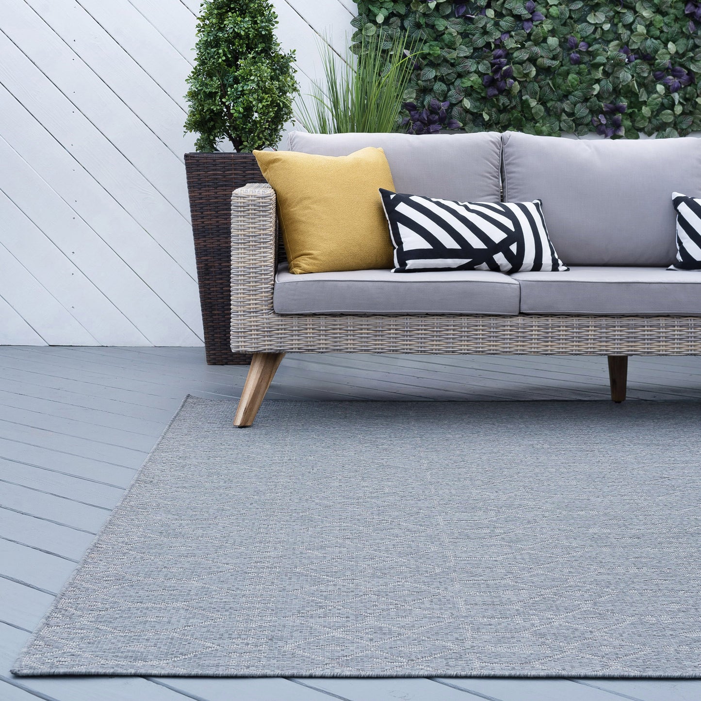 Veranda-VND20 Flat Weave Synthetic Blend Indoor/Outdoor Area Rug by Tayse Rugs