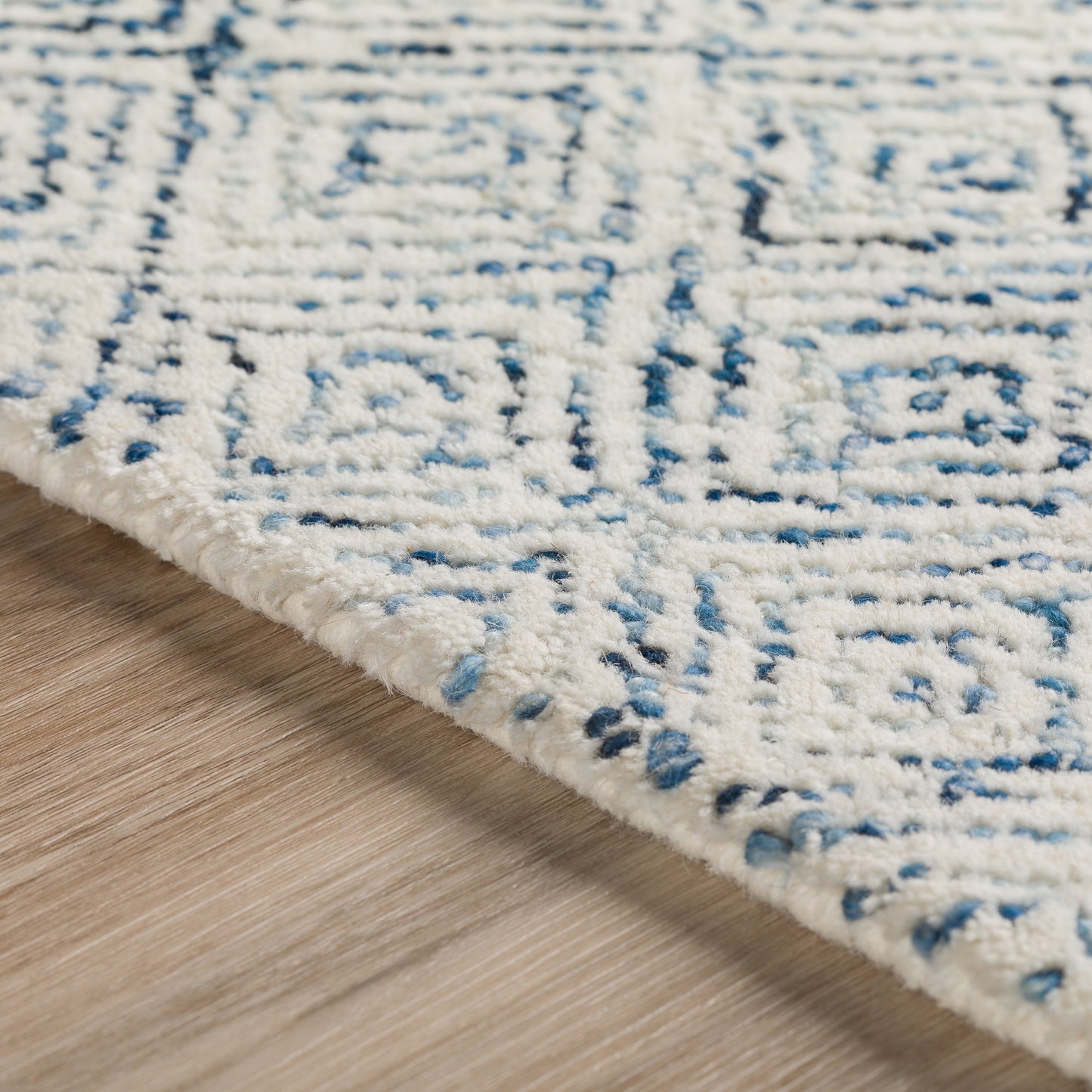 Zoe ZZ1 Hand Tufted Wool Indoor Area Rug by Dalyn Rugs