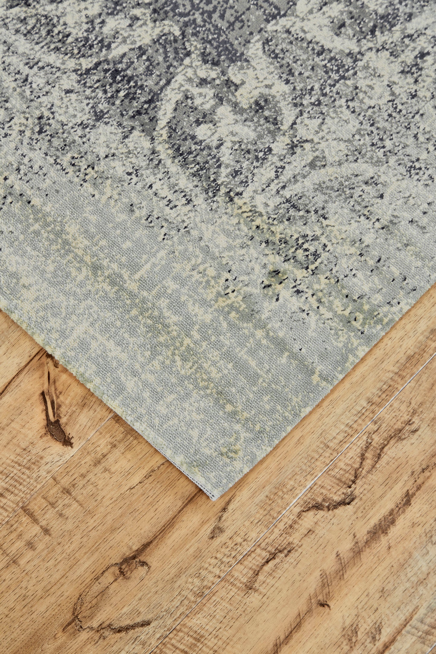 Fiona 3267F Machine Made Synthetic Blend Indoor Area Rug by Feizy Rugs