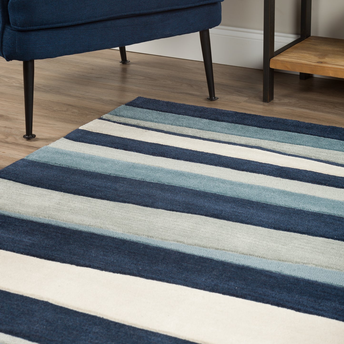 Studio SD313 Tufted Synthetic Blend Indoor Area Rug by Dalyn Rugs