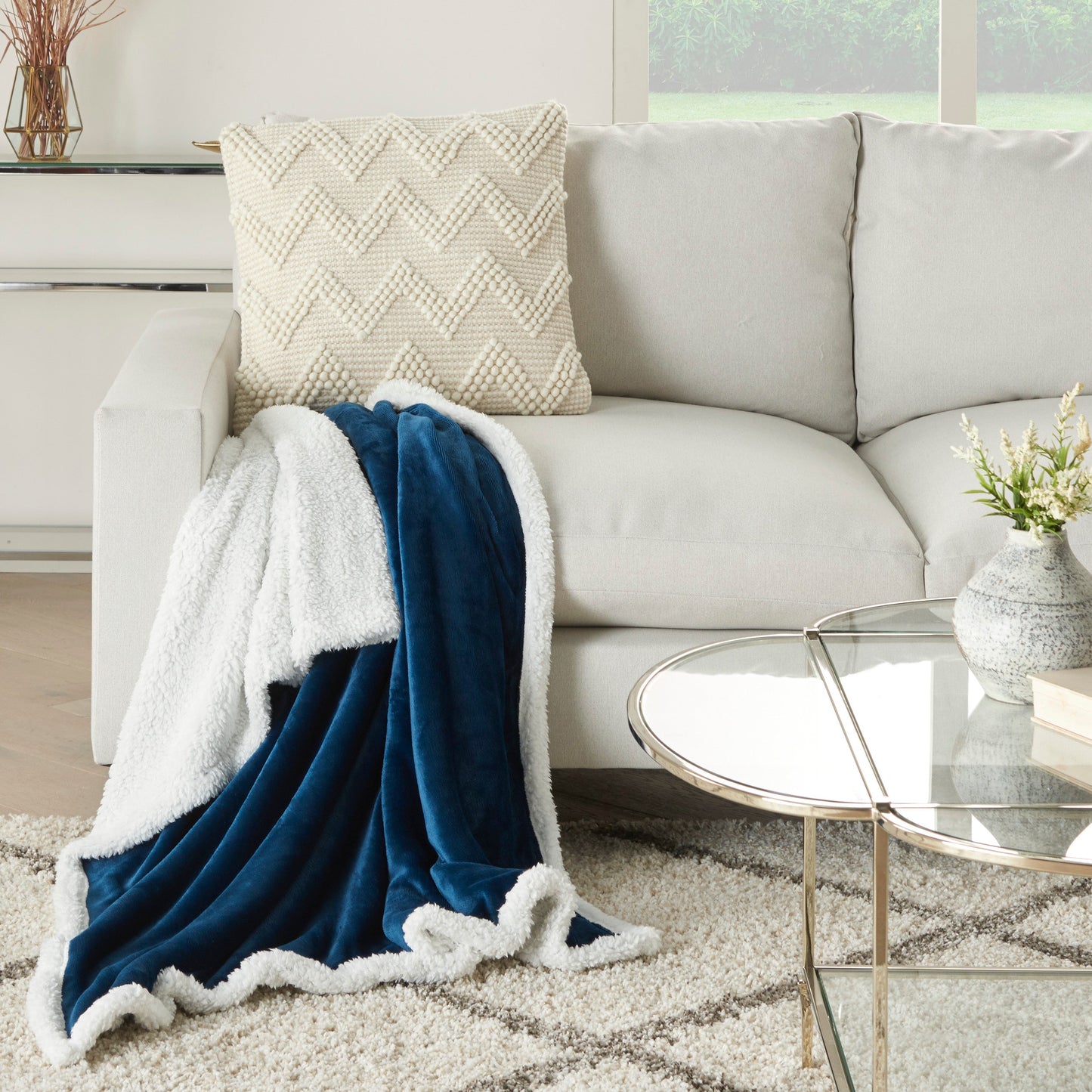 Throw Blankets SN102 Synthetic Blend Velvet/Sherpa Throw Throw Blanket From Mina Victory By Nourison Rugs