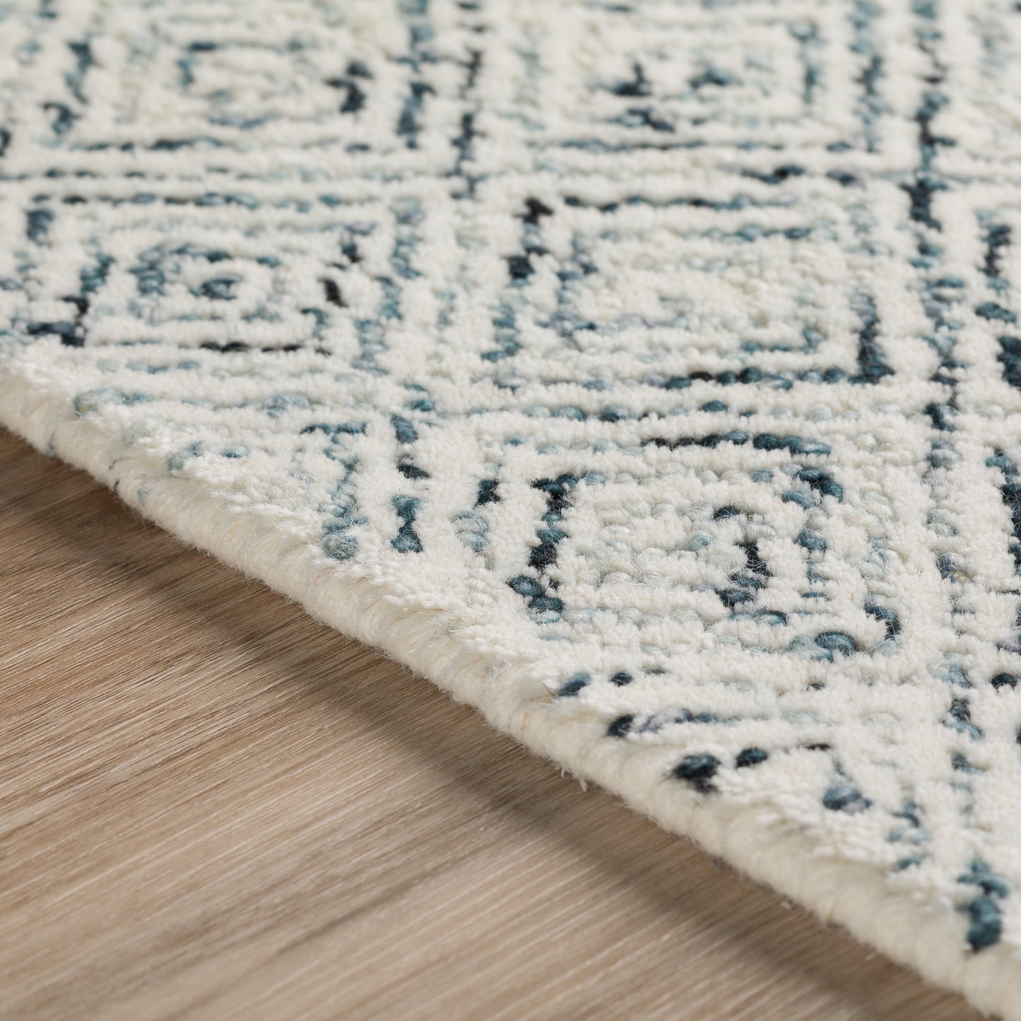 Zoe ZZ1 Hand Tufted Wool Indoor Area Rug by Dalyn Rugs