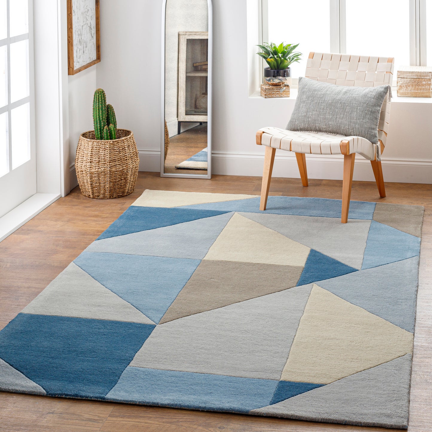 Queens 26217 Hand Tufted Wool Indoor Area Rug by Surya Rugs