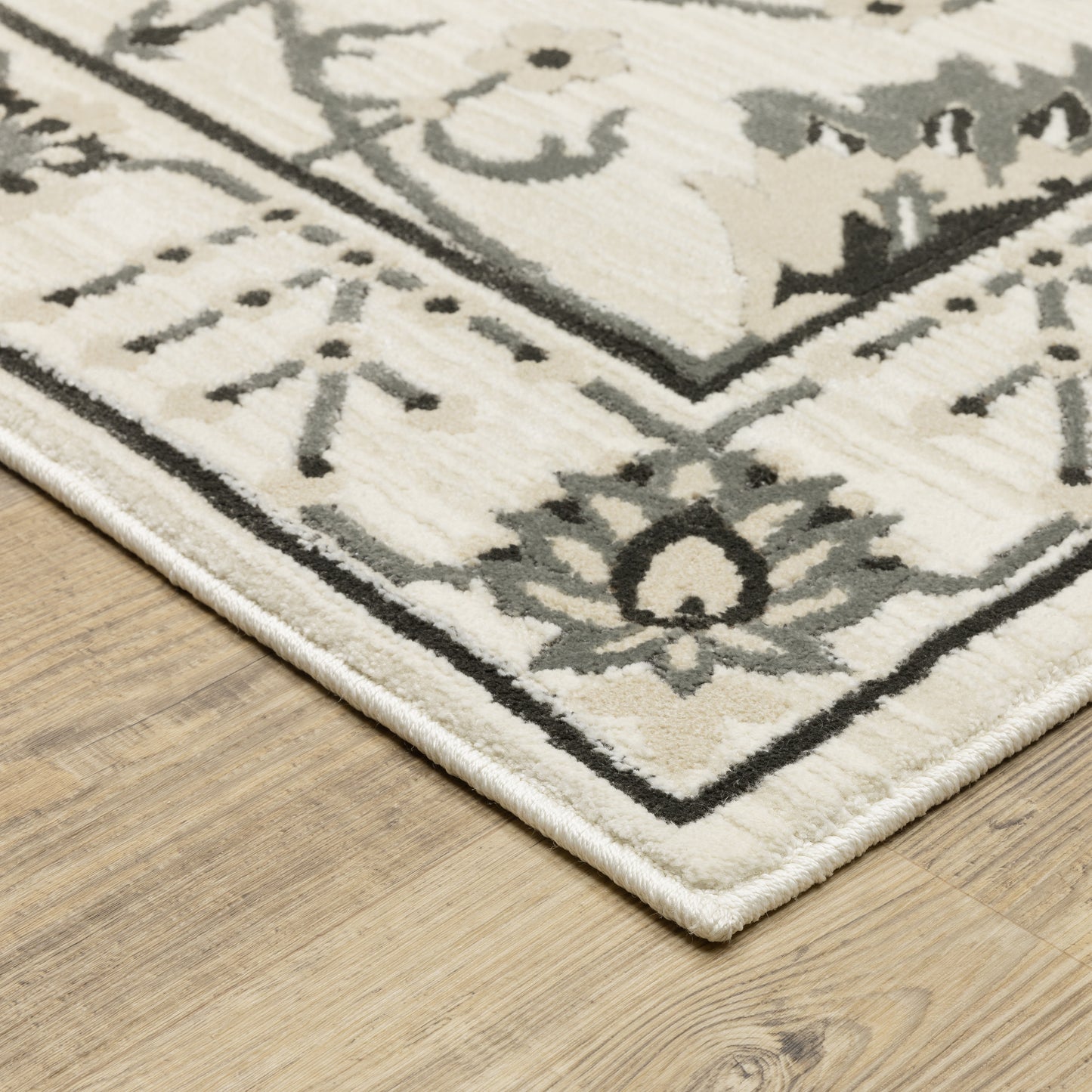 RAYLAN Floral Power-Loomed Synthetic Blend Indoor Area Rug by Oriental Weavers